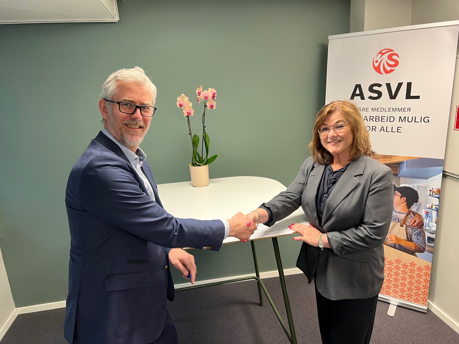 Direktør i ASVL, Onar Aanestad og nestleder i Lederne, Liv Spejd By.